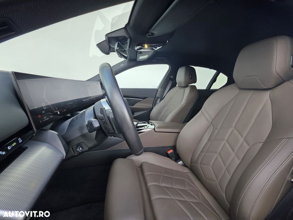 BMW Seria 5 520d xDrive AT MHEV - 12