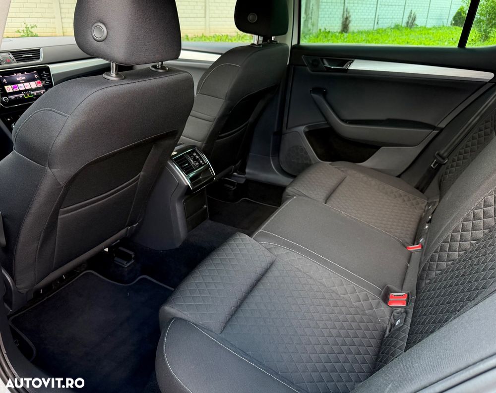 Skoda Superb 2.0 TDI DSG Premium Edition - 12