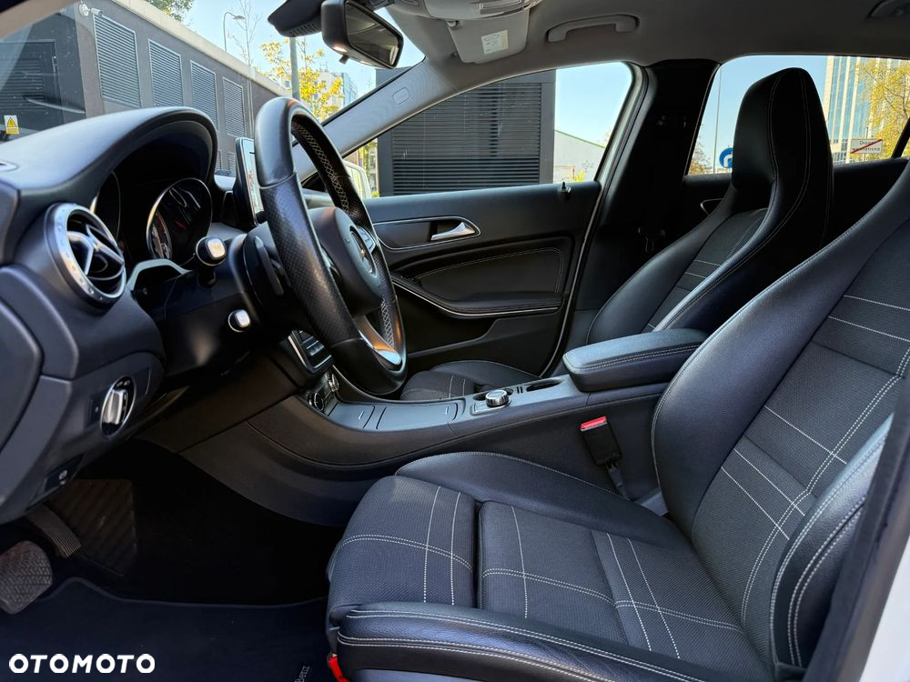 Mercedes-Benz GLA 250 4-Matic - 13