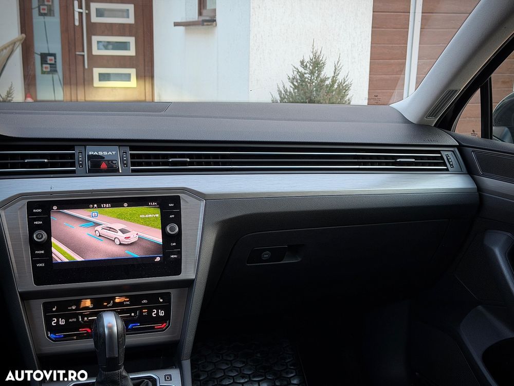 Volkswagen Passat 2.0 TDI SCR DSG Elegance - 17