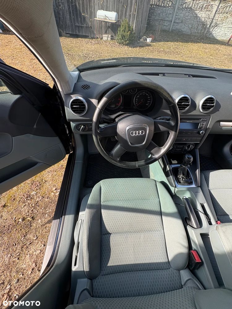 Audi A3 Sportback 1.6 TDI DPF Ambition - 9