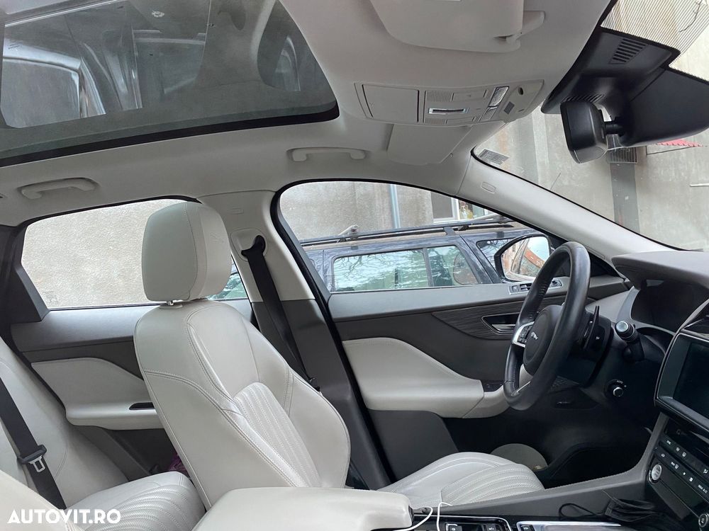 Jaguar F-Pace 35t AWD Portfolio - 11