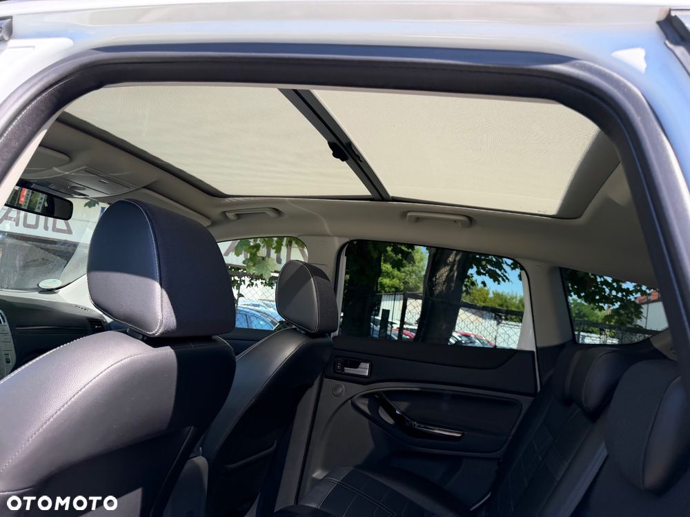 Ford Kuga S 2.0 TDCi 4x4 Plus Editionsmodell - 24