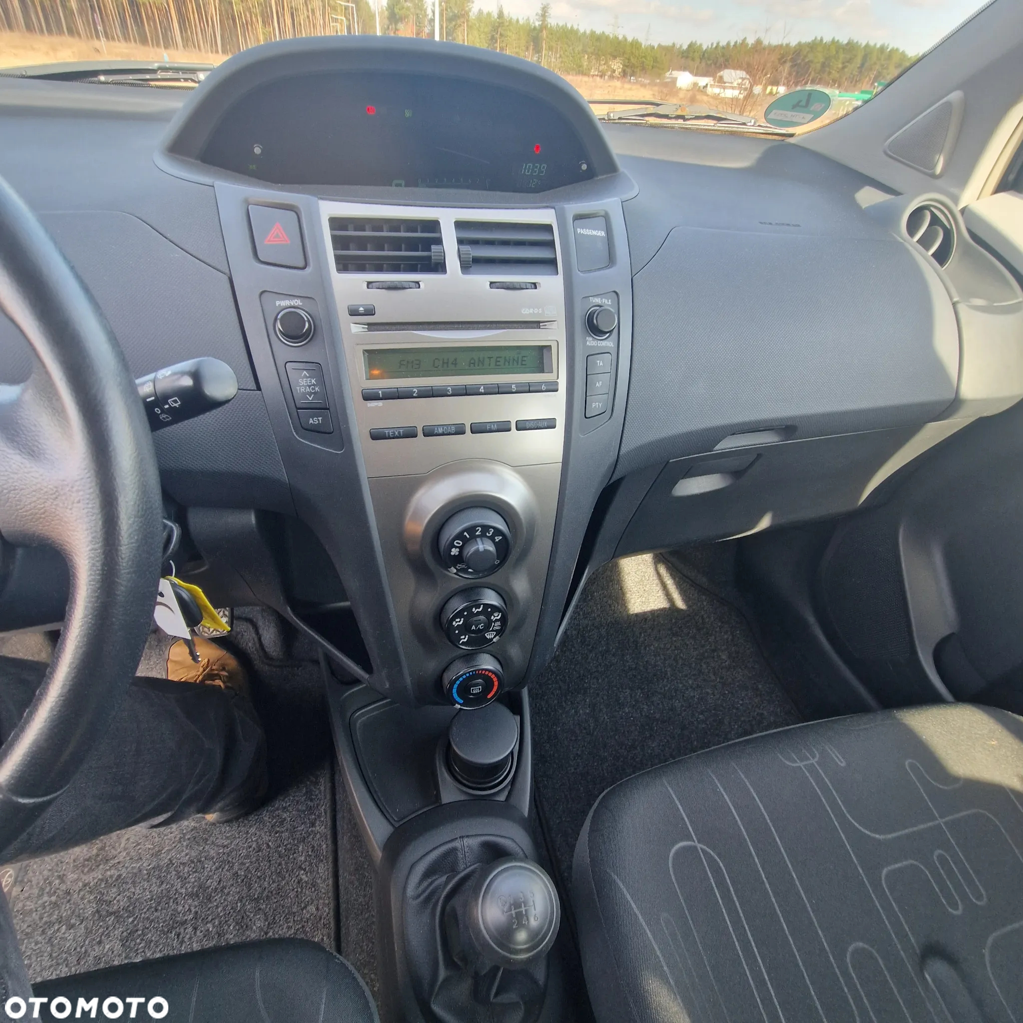 Toyota Yaris 1.33 VVT-i Sol - 13