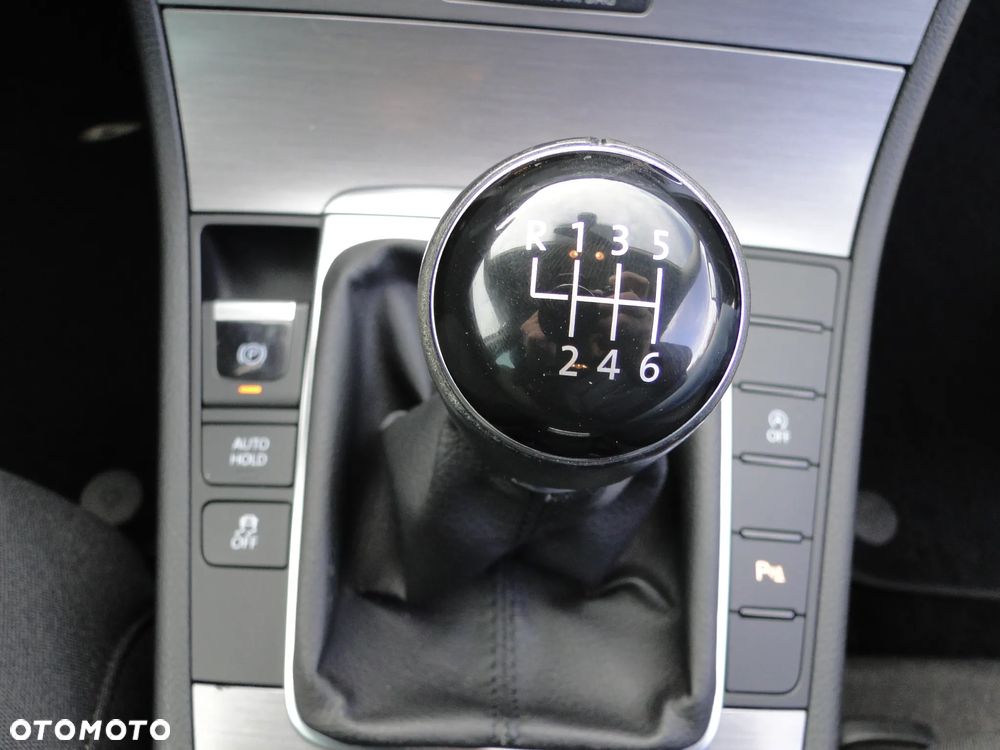 Volkswagen Passat 2.0 TDI BlueMotion Technology Highline - 8