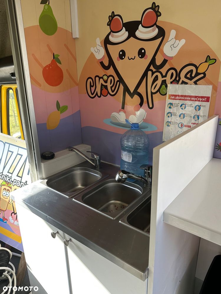 Mercedes Benz 308D - 6