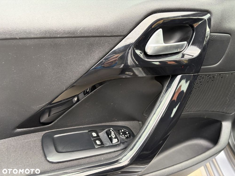 Peugeot 208 PureTech 82 Stop & Start Signature - 14