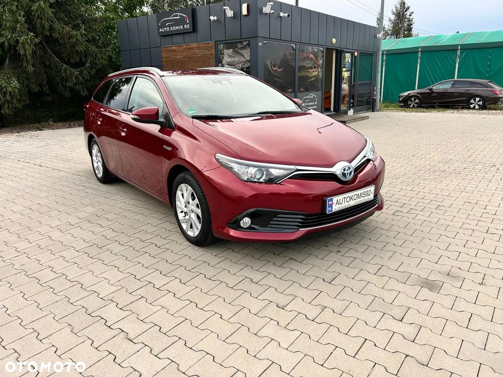 Toyota Auris 1.8 HSD Luna - 2