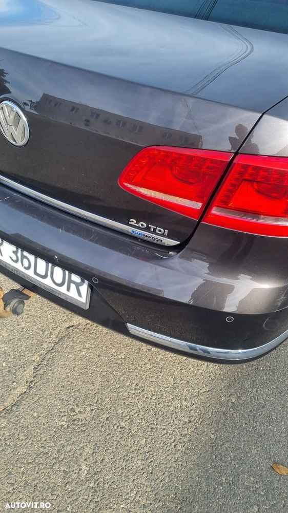 Volkswagen Passat 2.0 Blue TDI SCR Trendline - 13