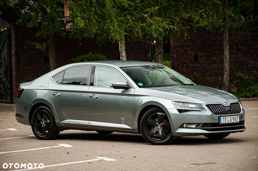 Skoda Superb 2.0 TDI Ambition DSG - 35
