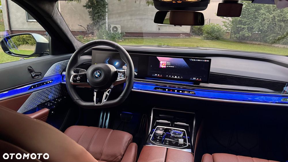 BMW Seria 7 750e PHEV xDrive Individual Edition sport - 9