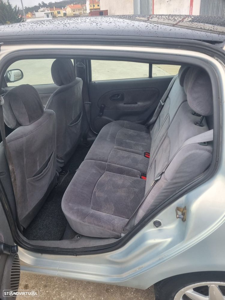 Renault Clio 1.2 RXE - 7