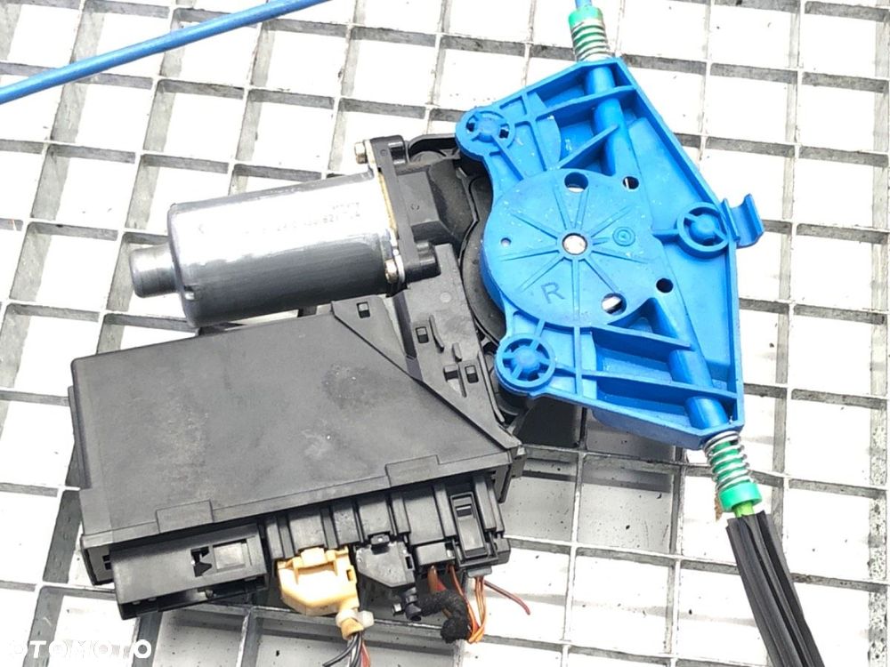 PODNOŚNIK SZYBY PRAWY PRZÓD - 86.00 PLN - AUDI A4 B6 Avant (8E5) 2000 - 2005 1.9 TDI 96 kW [130 - 4