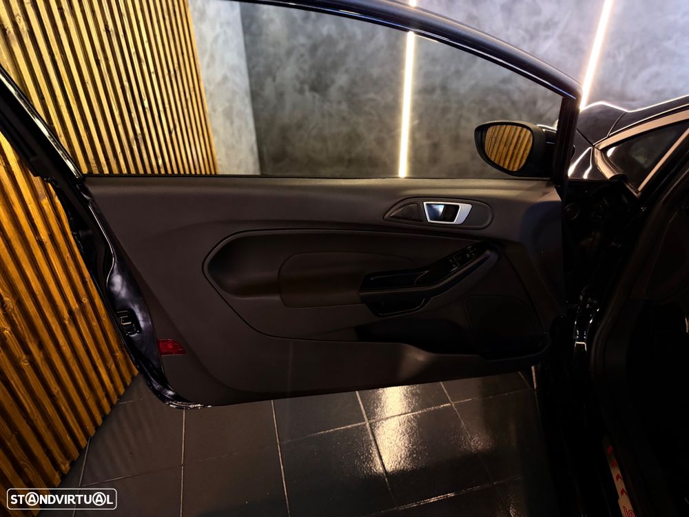 Ford Fiesta 1.6 EcoBoost c/ Pack Pele Desportiva ST - 20