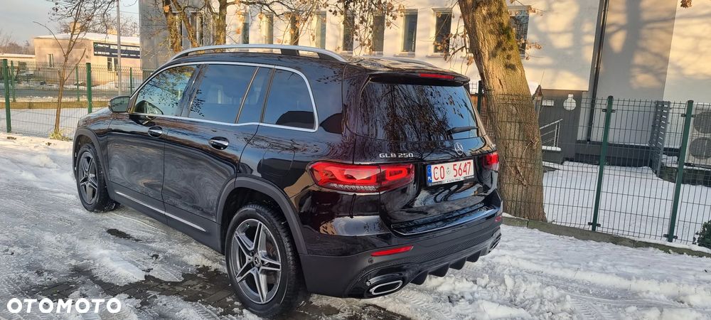 Mercedes-Benz GLB 250 4Matic 8G-DCT AMG Line - 8