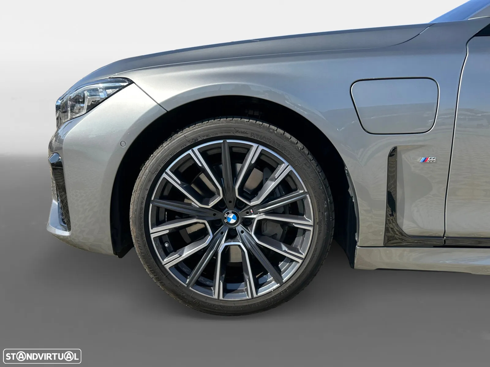 BMW 745 e iPerformance Pack M Auto - 16