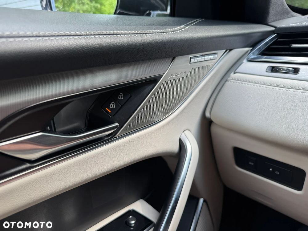 Jaguar F-Pace D200 AWD R-Dynamic HSE - 25
