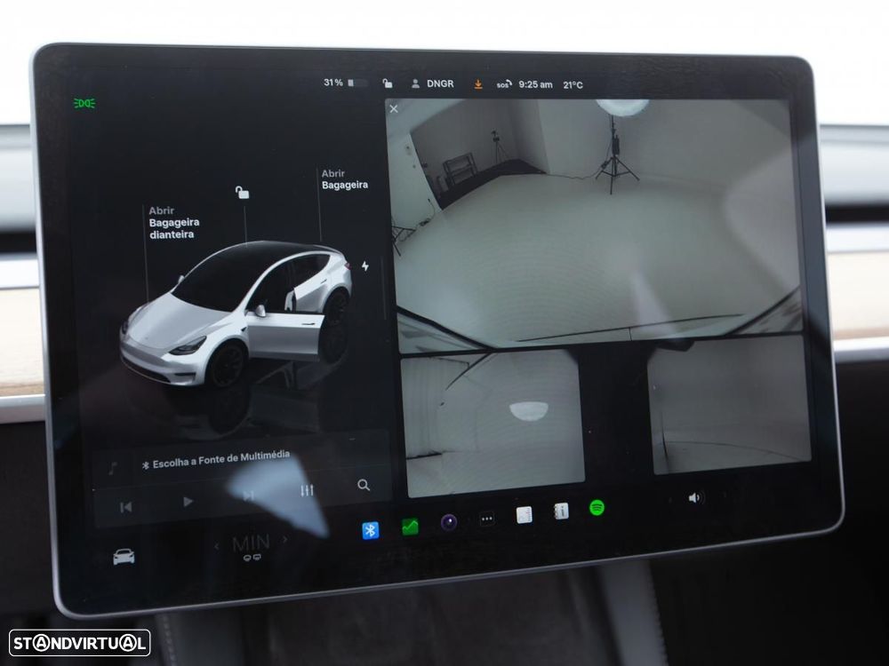 Tesla Model Y Long Range Dual Motor AWD - 27