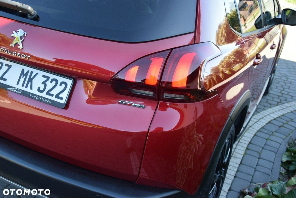 Peugeot 2008 1.2 Pure Tech Allure S&S - 18