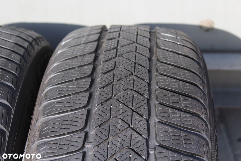 2x 225/55R17 PIRELLI WINTER SOTTOZERO 3 MOE RSC 97H 21r 6,5mm - 2