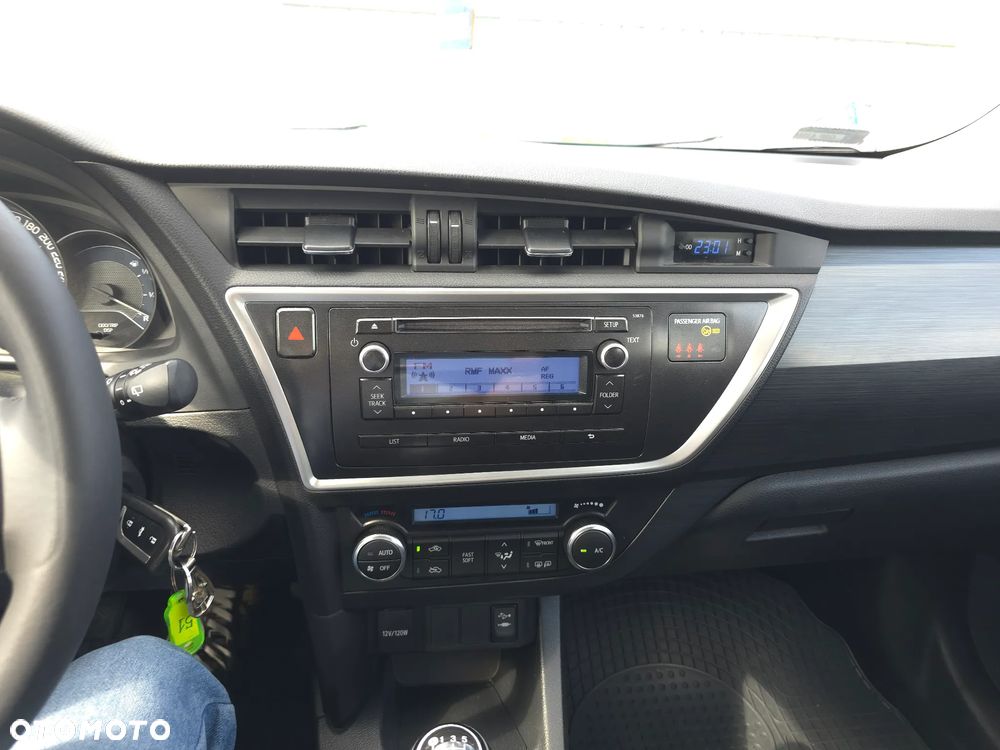 Toyota Auris 1.6 Luna - 22