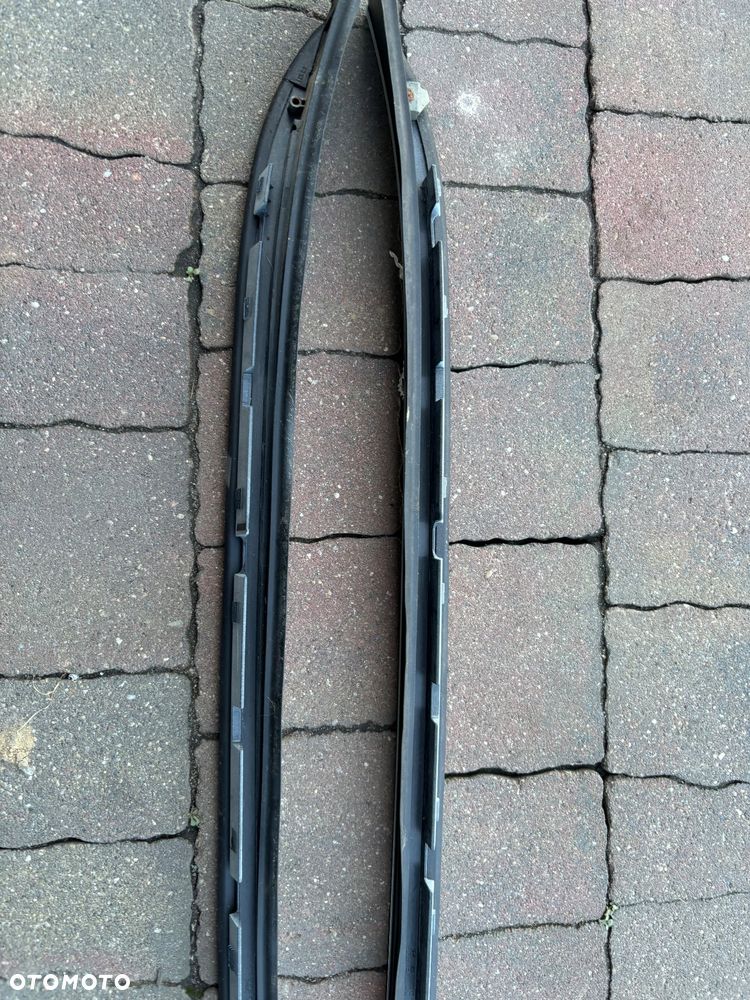 HYUNDAI I40 LISTWY SZYBY CZOLOWEJ KOMPLET 86132-3Z000 - 5