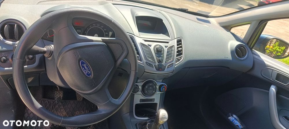 Ford Fiesta 1.25 Ambiente - 8