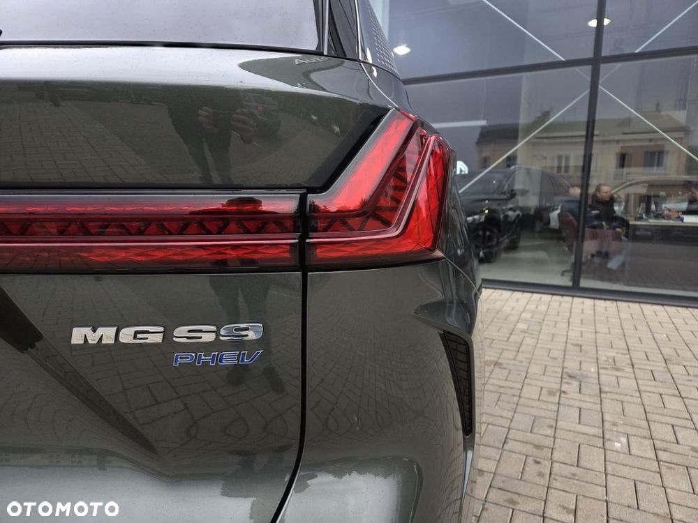 MG S9 - 17