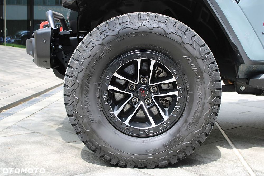 Jeep Wrangler - 11