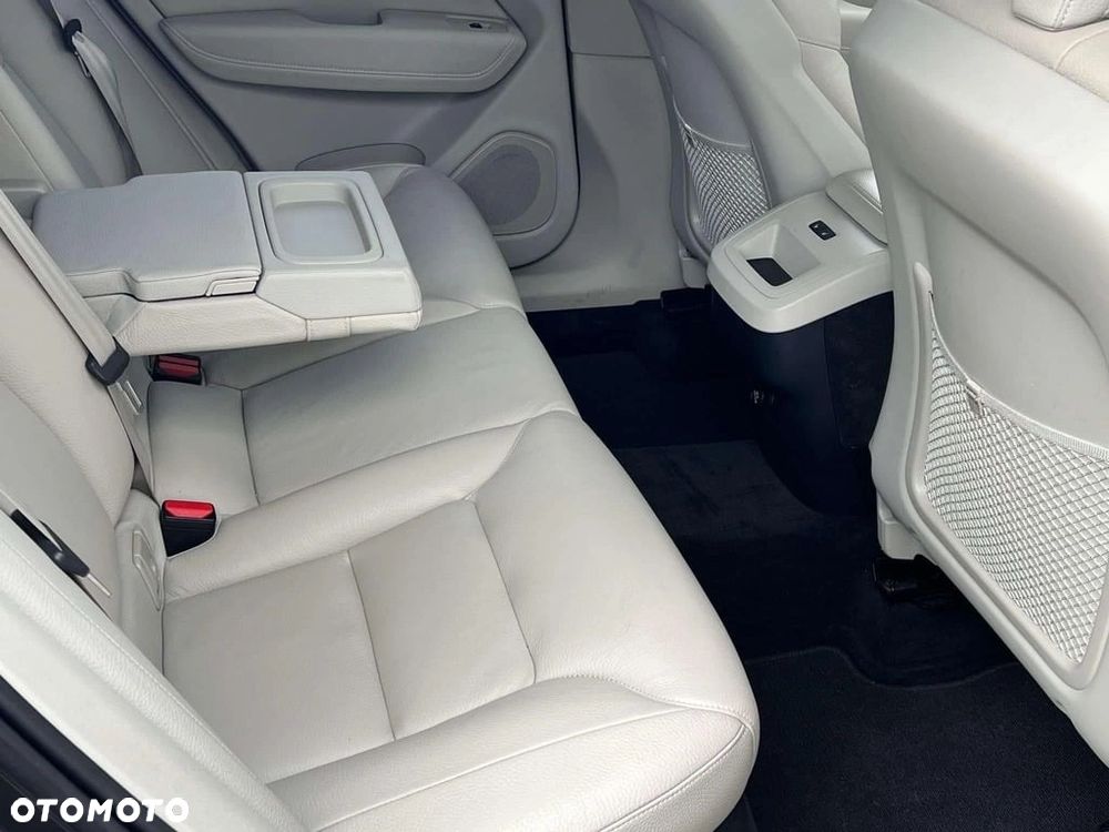 Volvo XC 60 D5 AWD Inscription - 3
