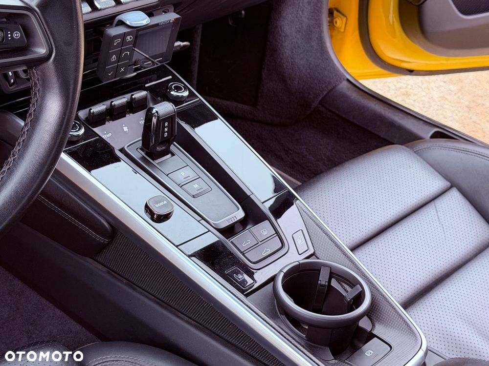 Porsche 911 Carrera 4S - 15