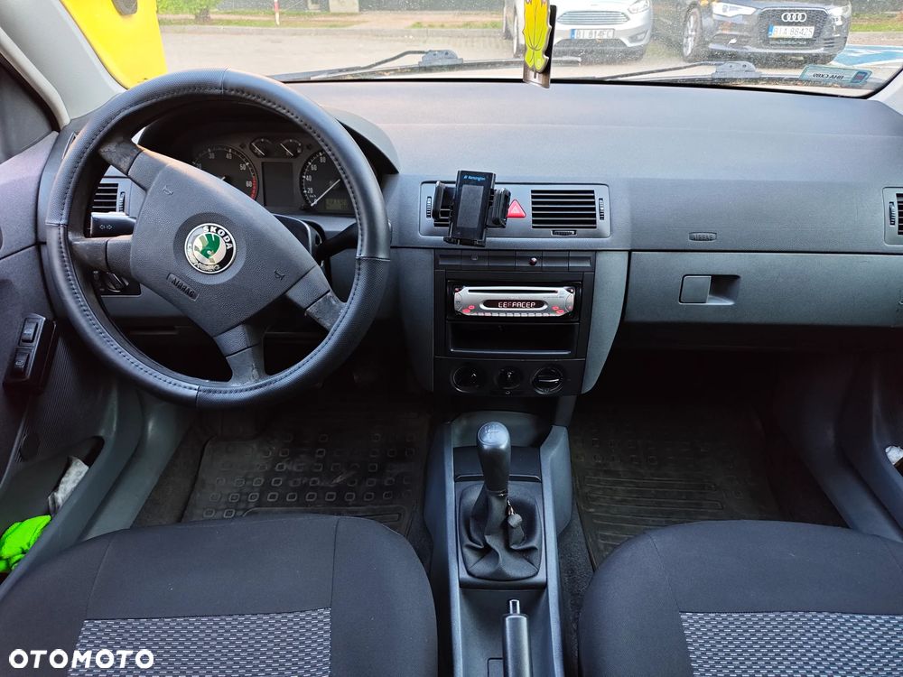 Skoda Fabia - 10