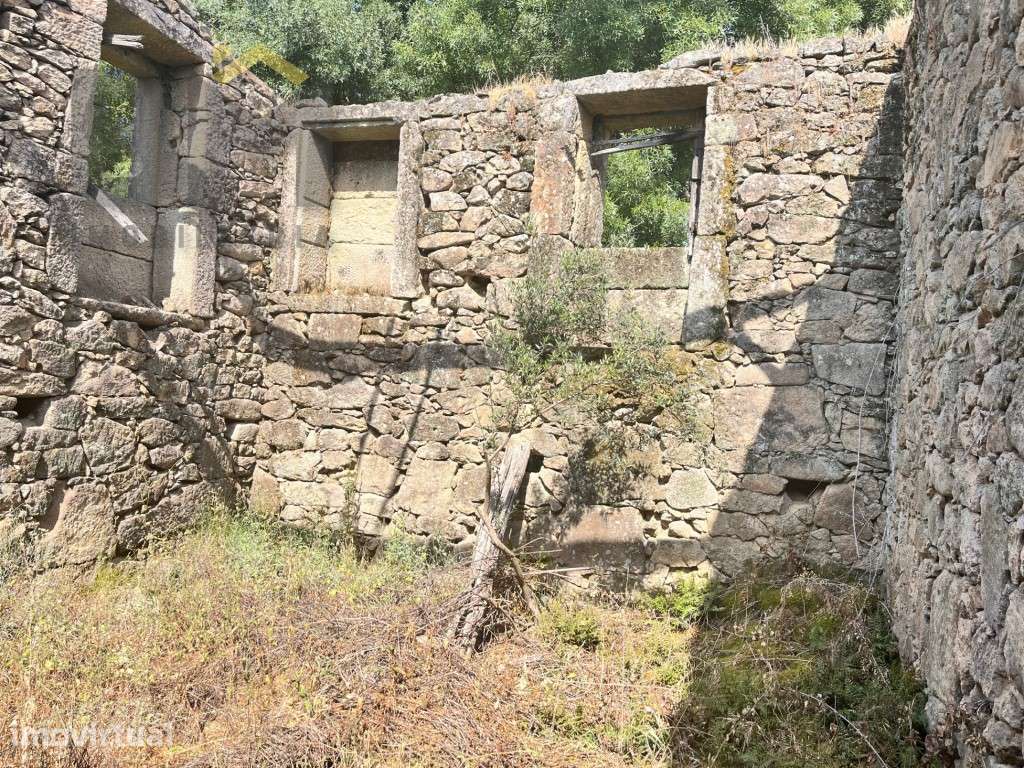 Quinta junto ao rio em Castelo Branco - Grande imagem: 3/22
