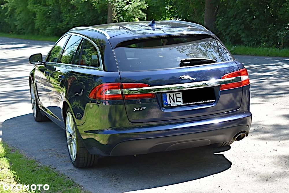 Jaguar XF 2.2 D Premium Luxury - 11