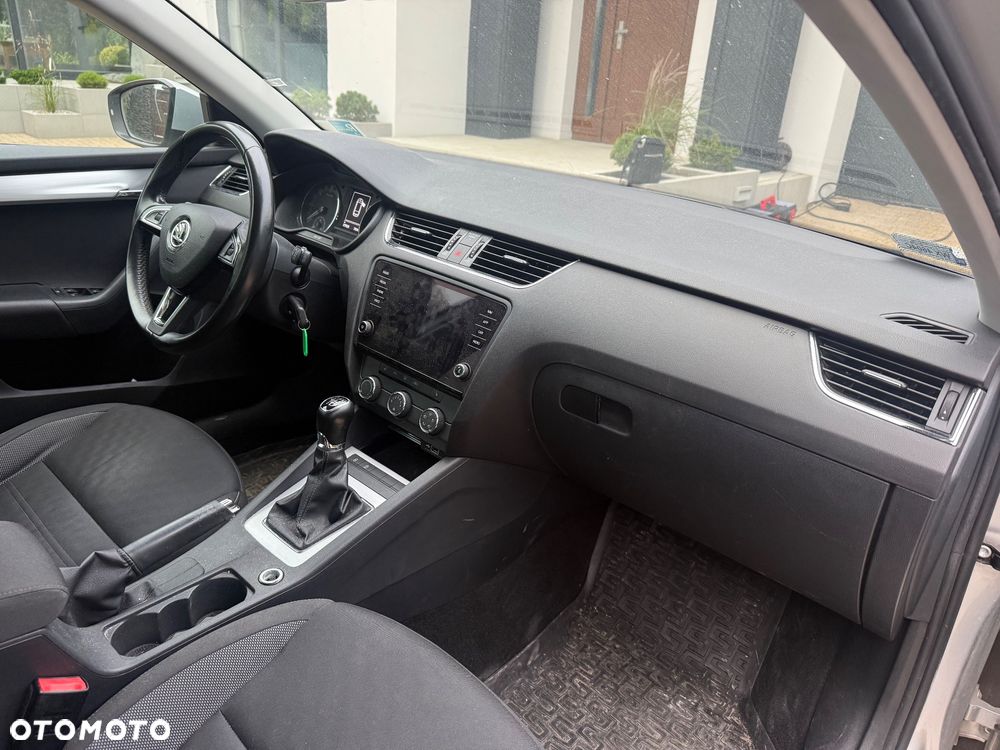 Skoda Octavia 1.6 TDI Premium Edition - 11