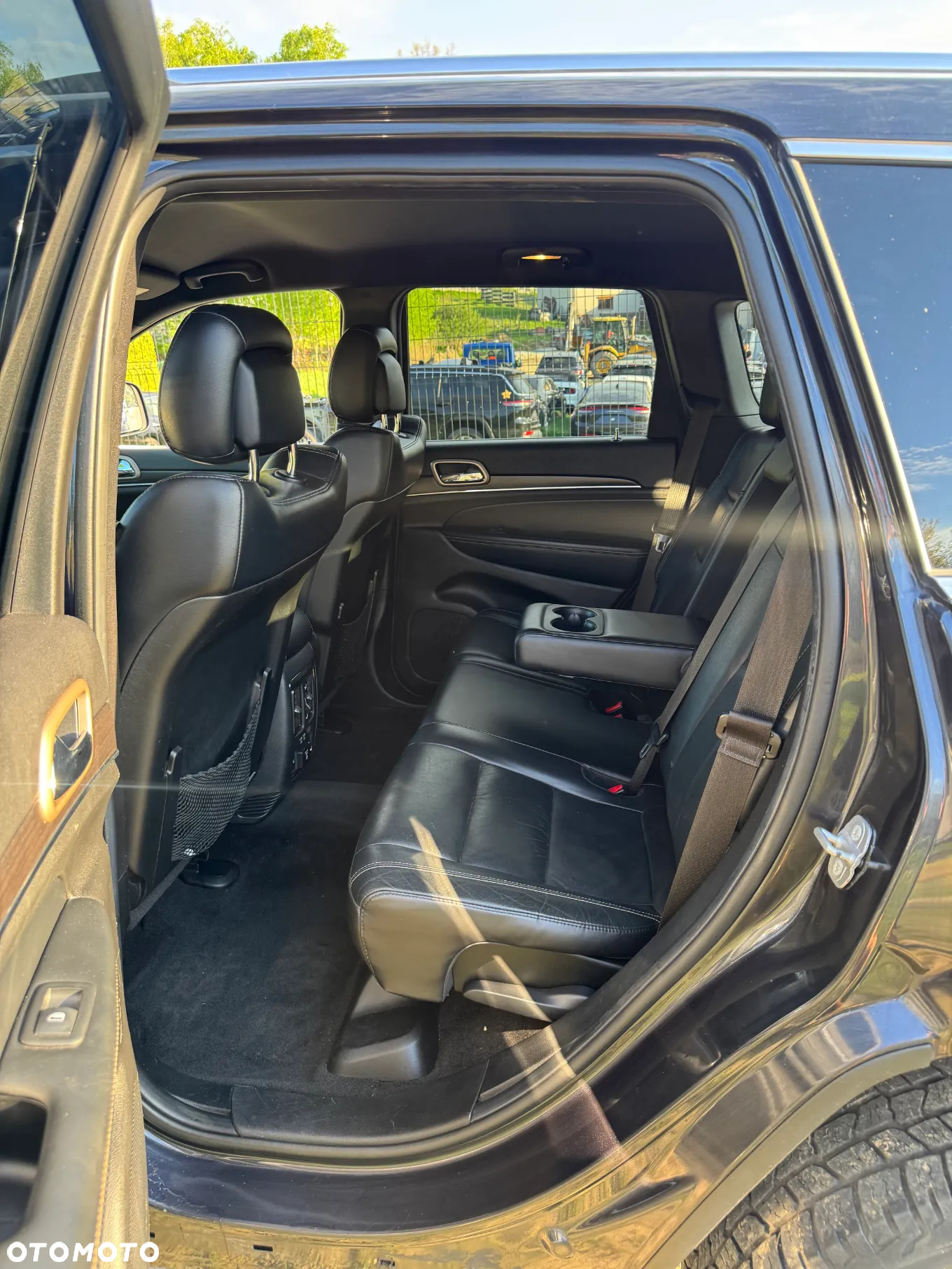 Jeep Grand Cherokee - 26