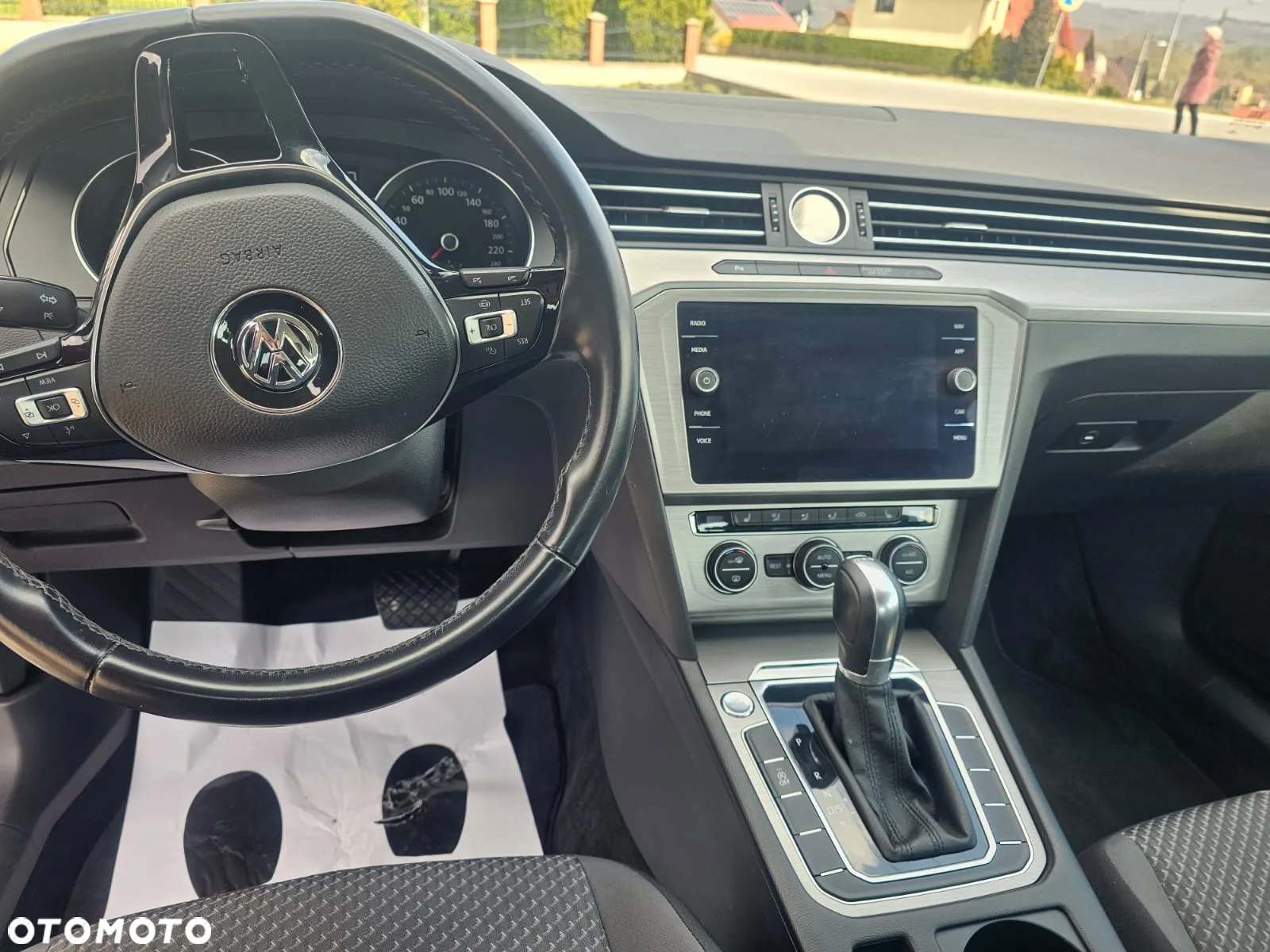 Volkswagen Passat 2.0 TDI SCR Trendline DSG - 18