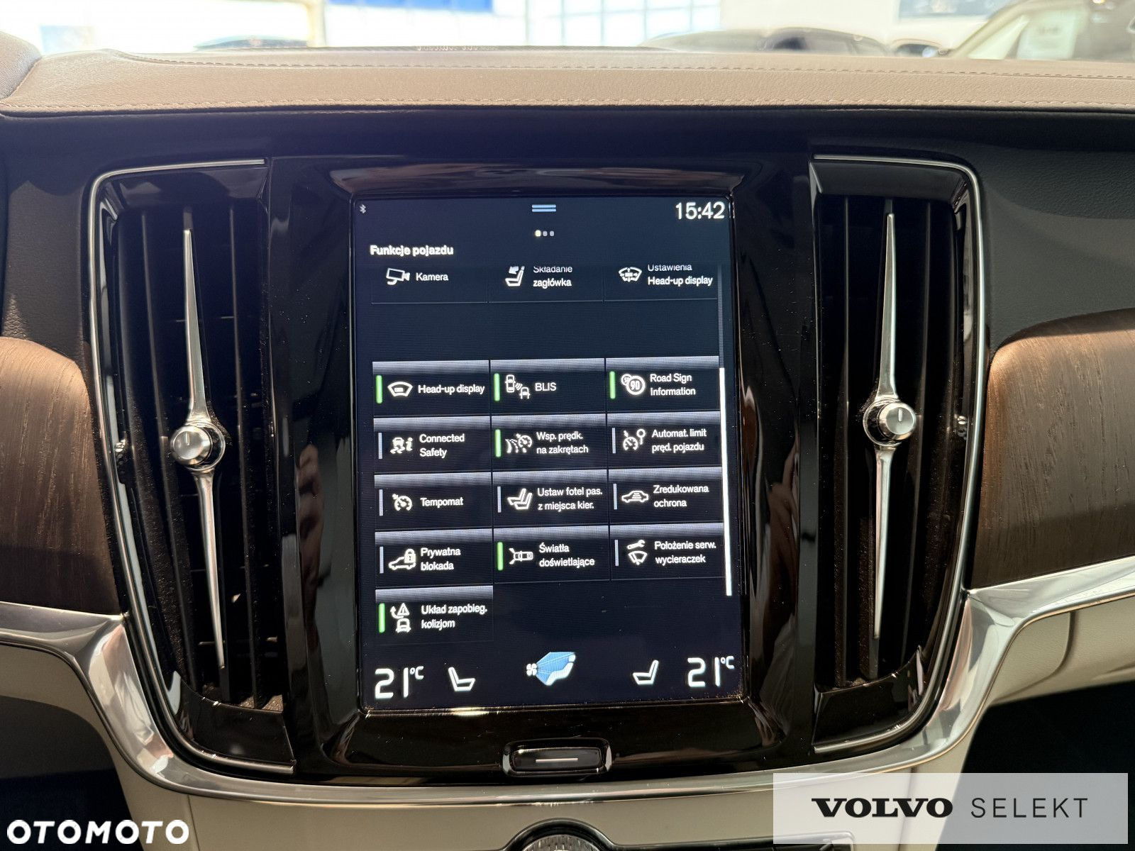Volvo V90 Cross Country - 26