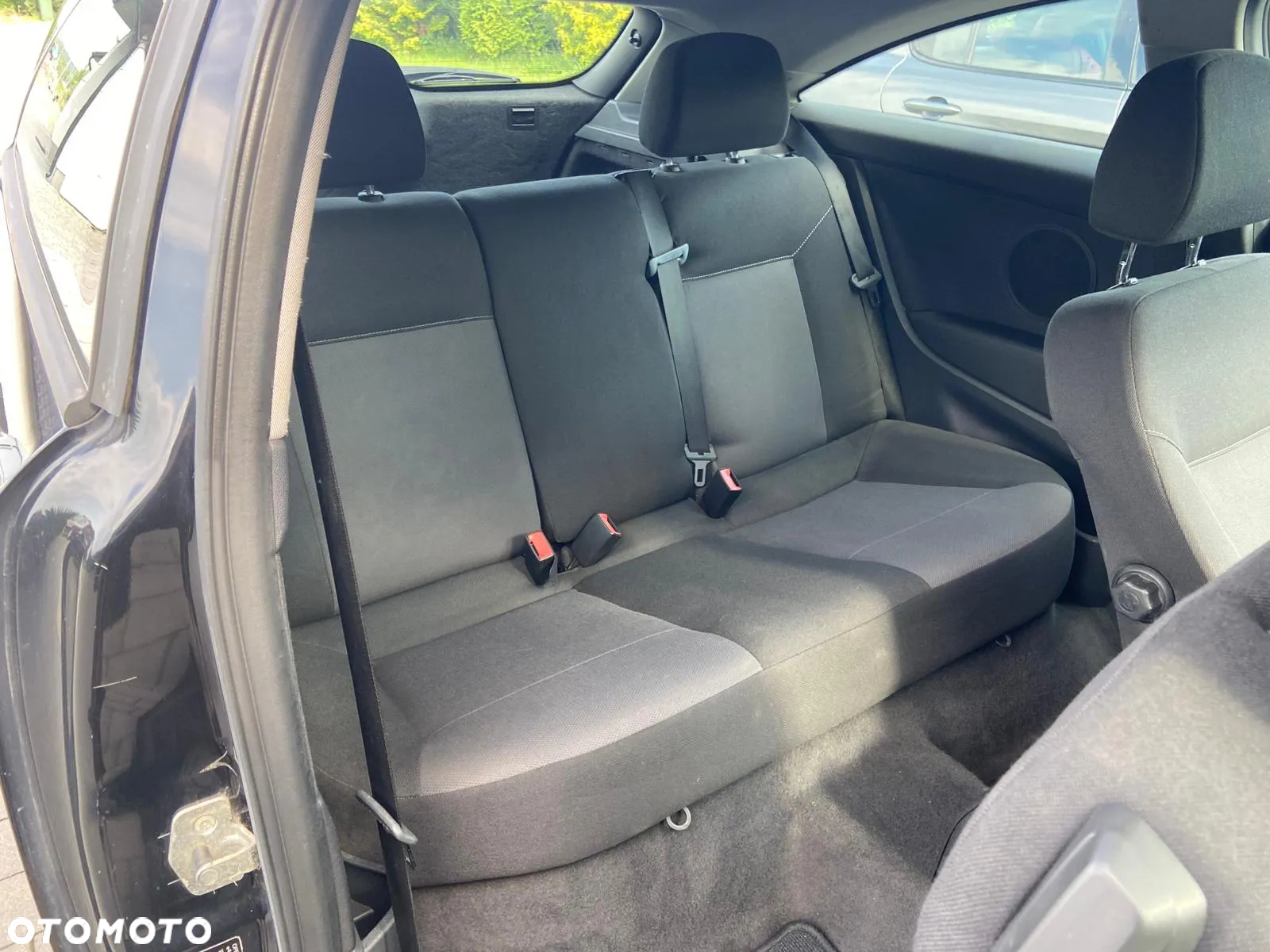 Opel Astra GTC 1.6 - 15