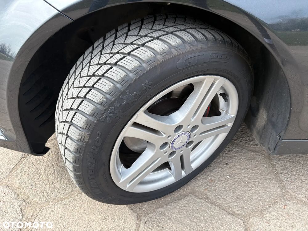 Mercedes-Benz Klasa C 180 CGI BlueEff Classic - 17