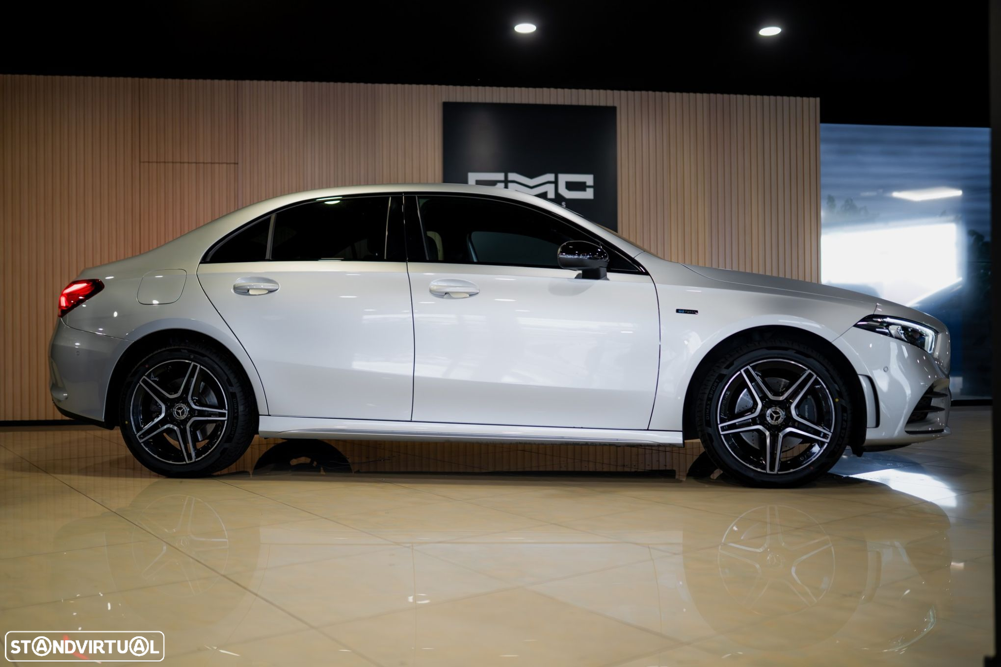Mercedes-Benz A 250 Limousine e AMG Line - 5