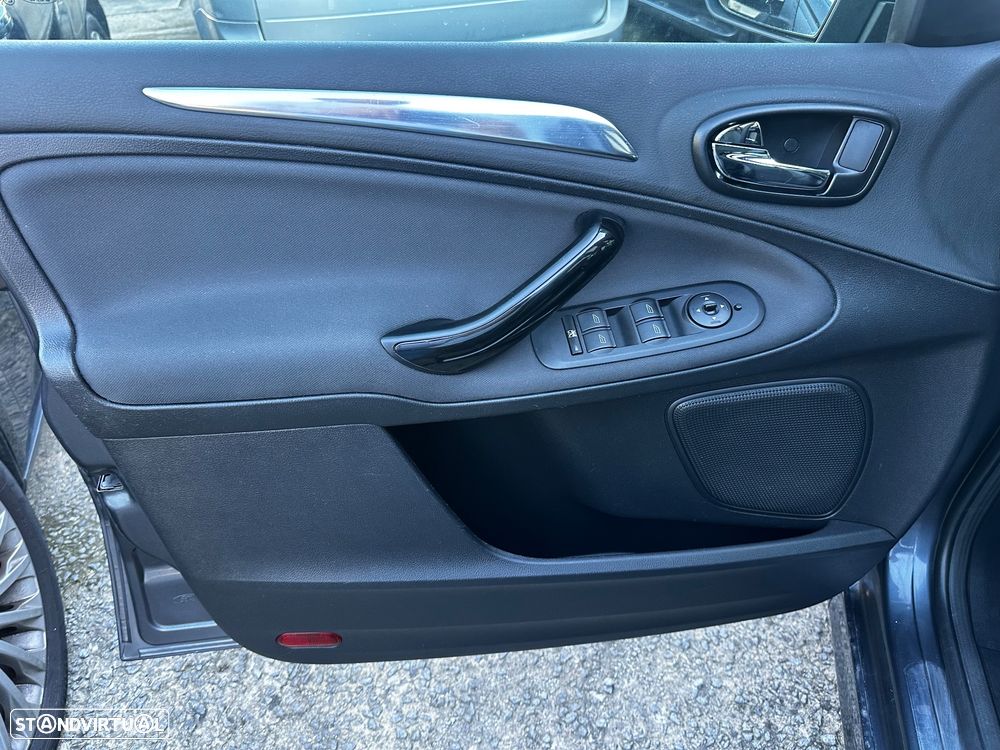 Ford S-Max 2.0 TDCi Titanium 7L - 26