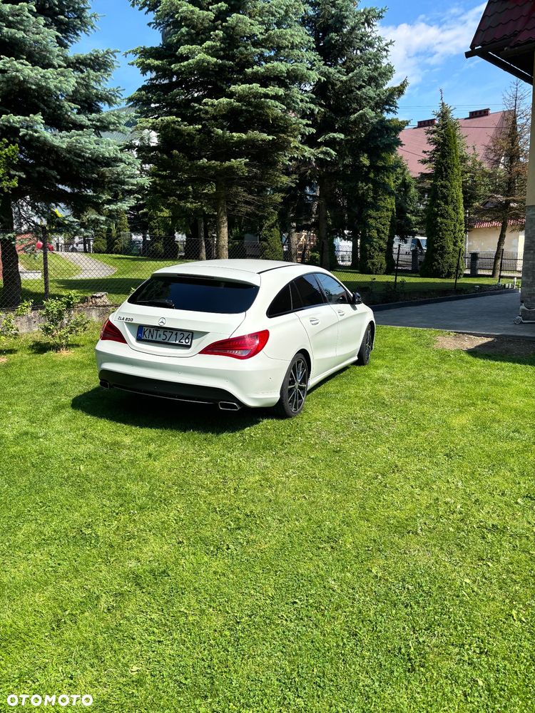 Mercedes-Benz CLA 200 7G-DCT - 9