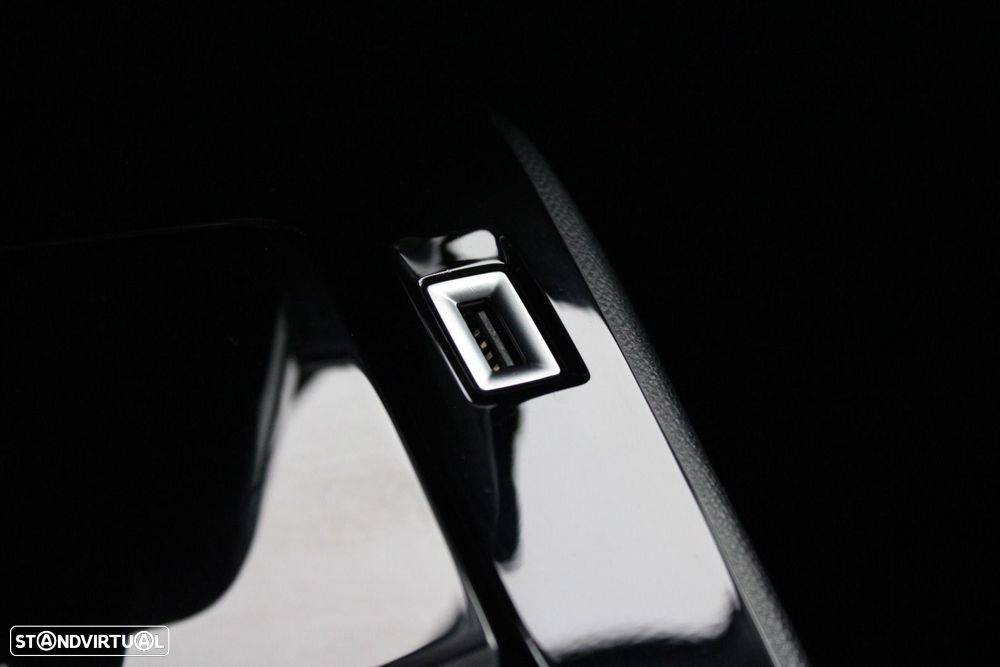 Peugeot e-2008 50 kWh Allure Pack - 23