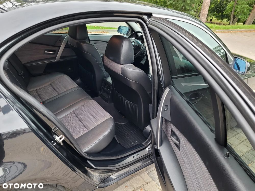 BMW Seria 5 520i - 11