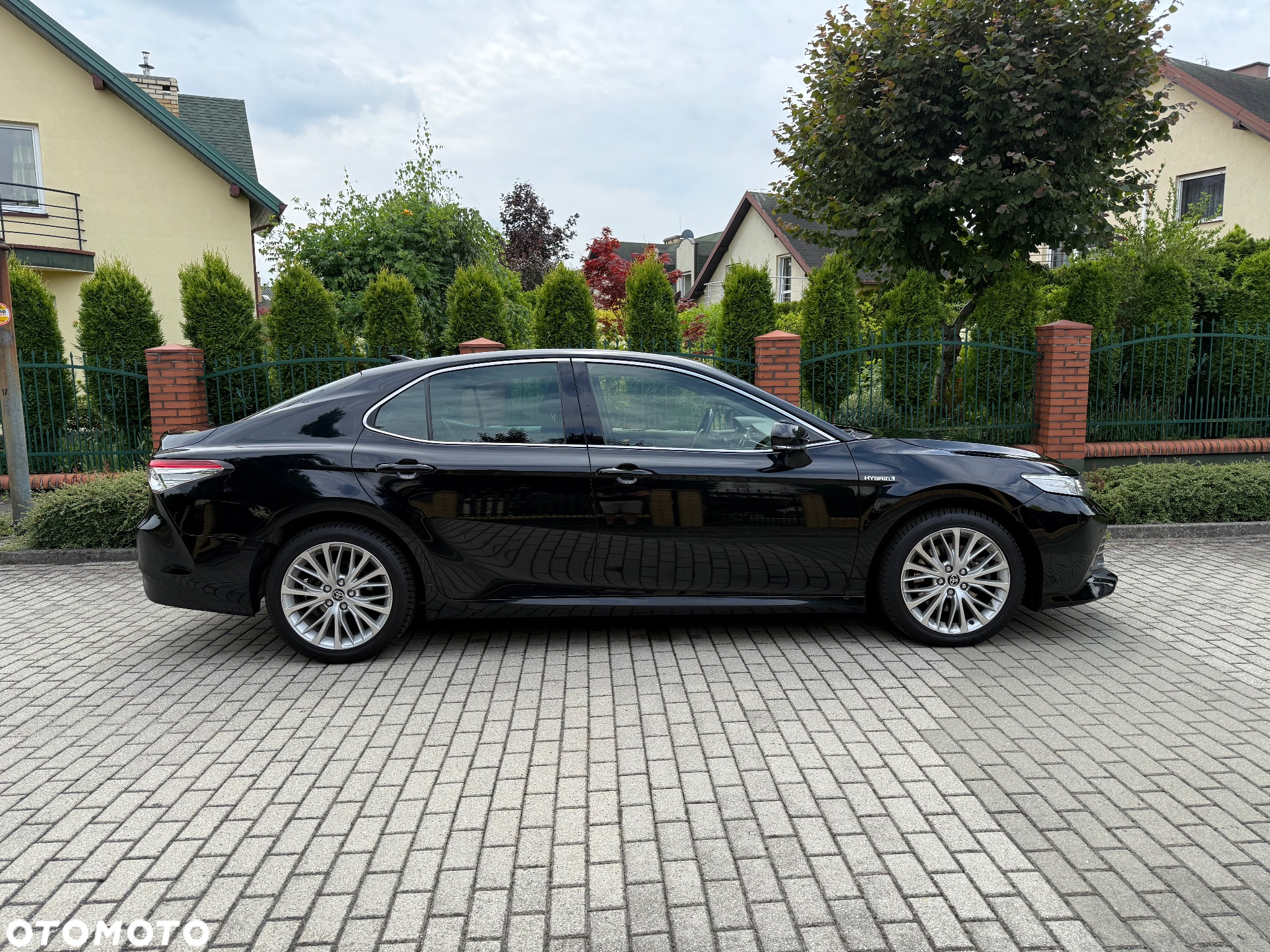 Toyota Camry 2.5 Hybrid Executive CVT - 3