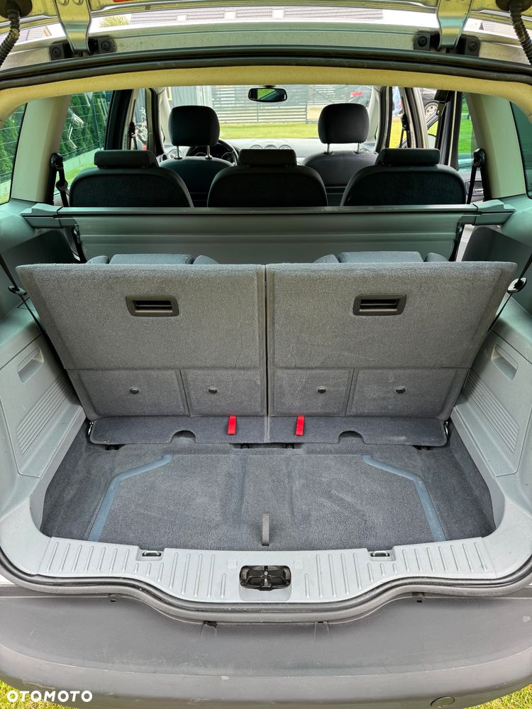Ford S-Max - 13