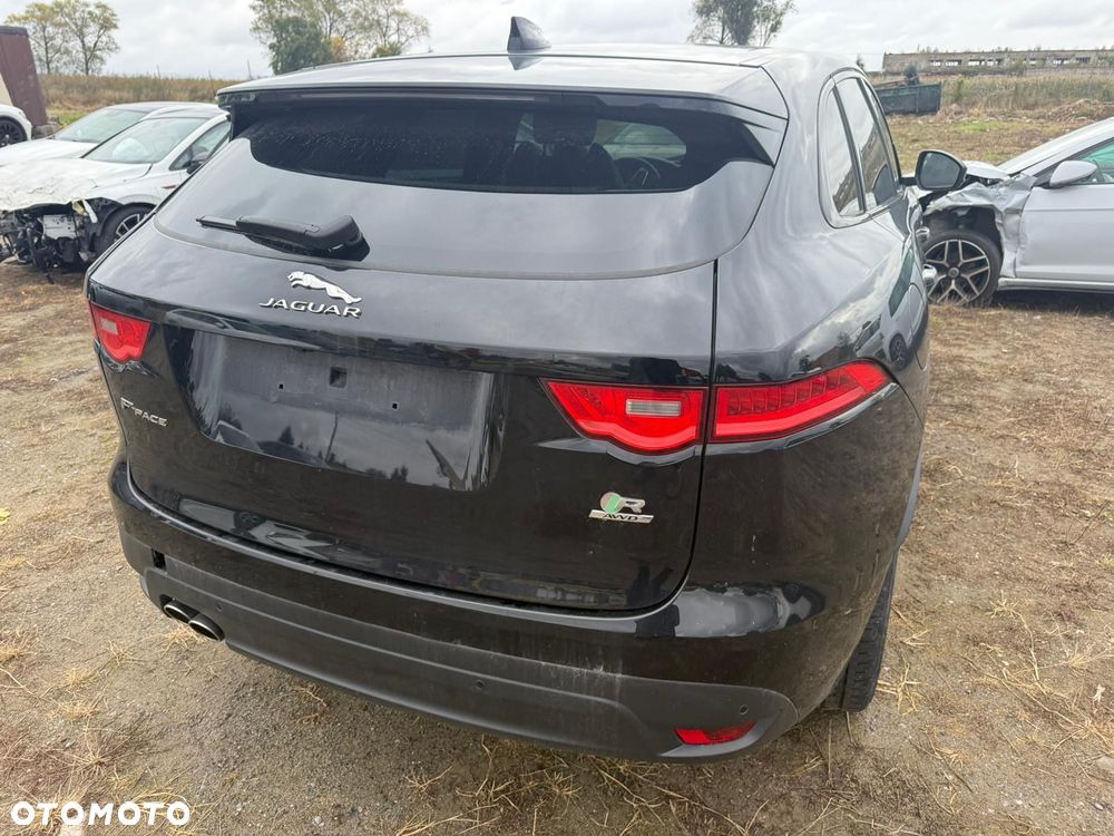 Jaguar F-Pace 2.0 i4D AWD R-Sport - 9