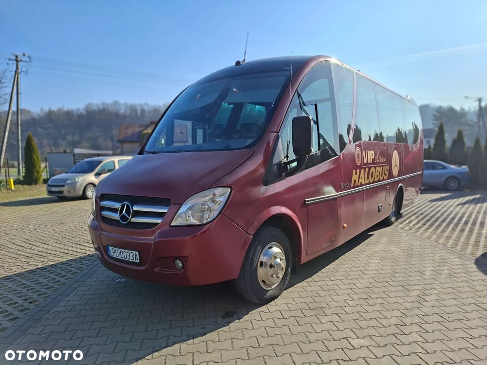 Mercedes-Benz 818 - 15