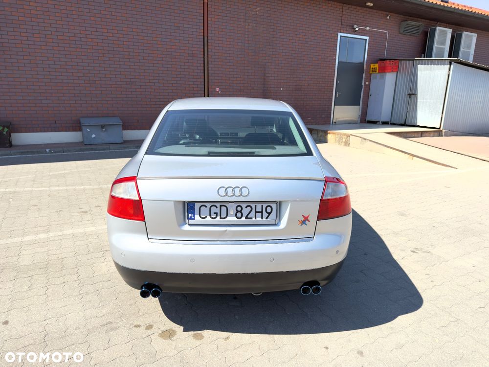 Audi A4 Limousine - 4